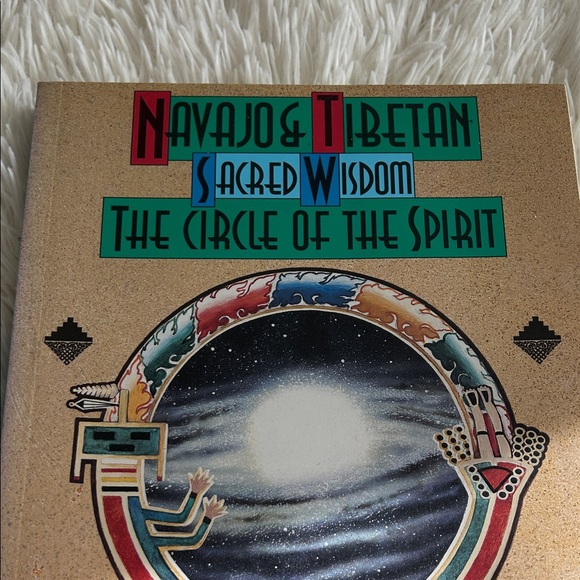 Navajo & Tibetan Sacred Wisdom Book, Circle of Spirit by Peter Gold - Picture 3 of 9